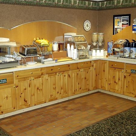 Pellston Lodge Restoran fotoğraf